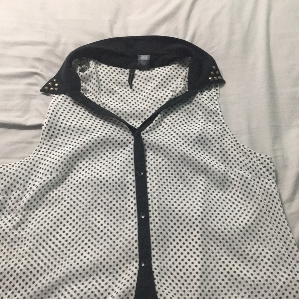 Black and White polka dotted top